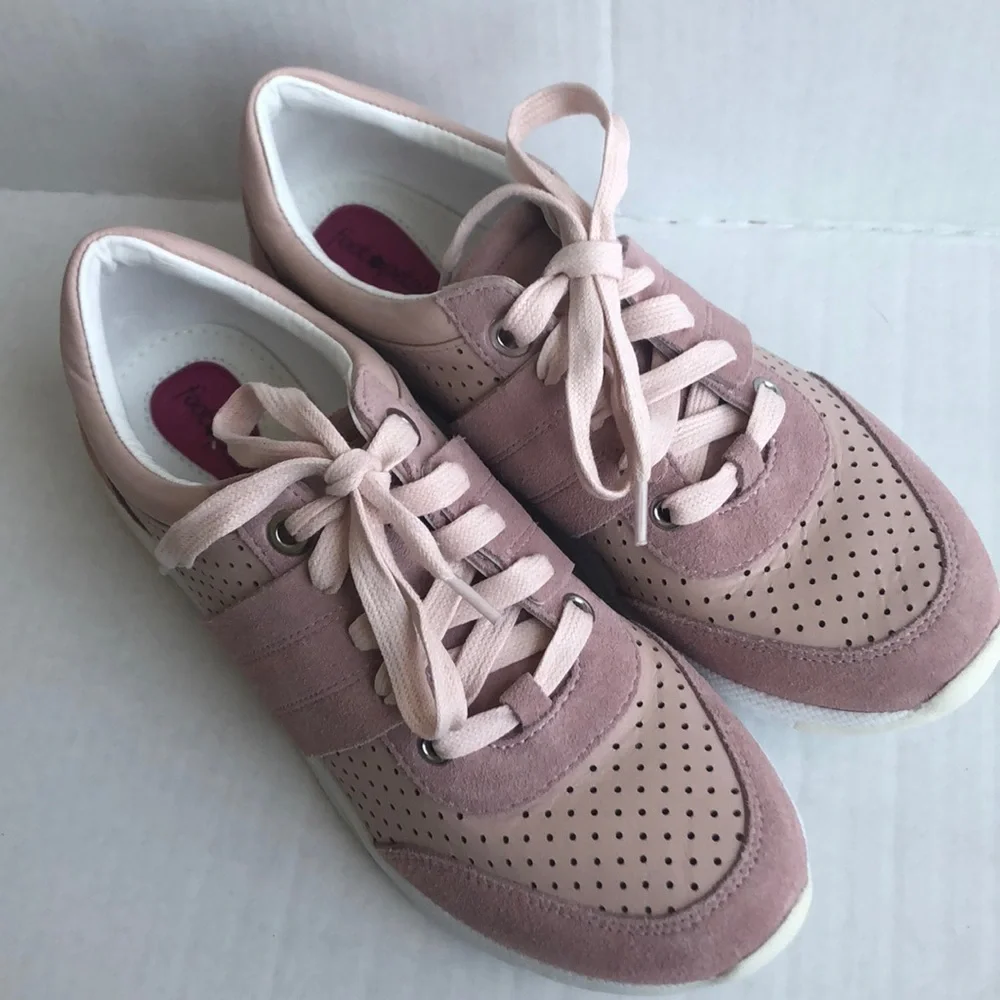 Foot petals “Bea” comfort tennis shoe sneaker